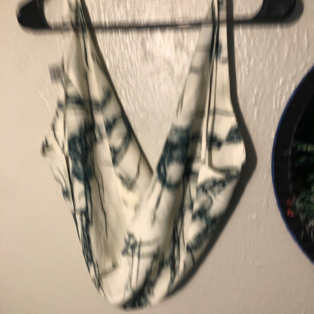 Fashion Nova top - Picture 2 of 5